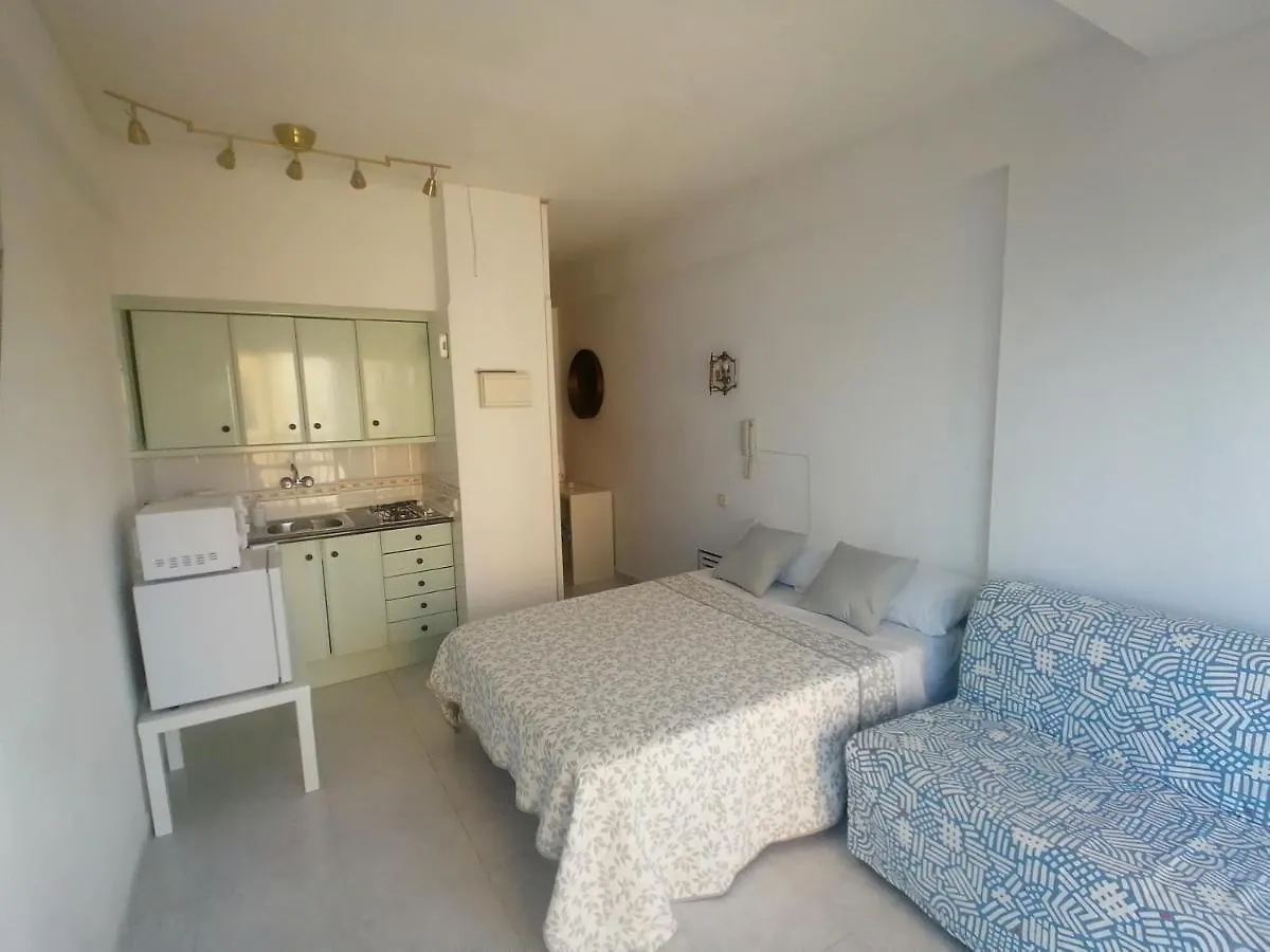 Lovely Apartment In Front Of The Beach. location